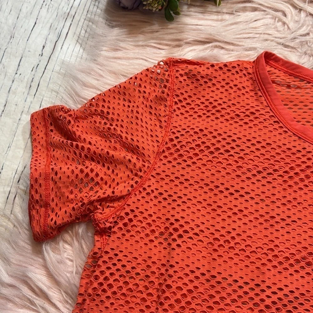 Lululemon Sweat Your Heart Out Short Sleeve Crop Tee sz 8